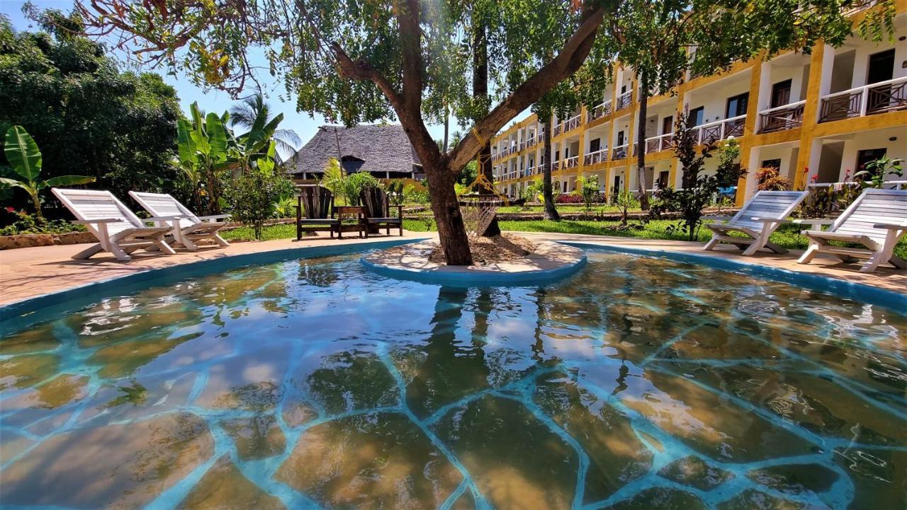 Resort Reef & -